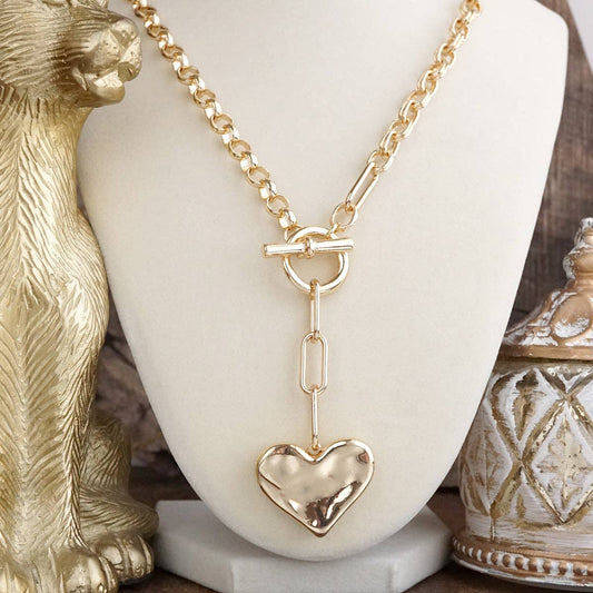 Heartline Glow – Hammered Heart Lariat Necklace in Gold