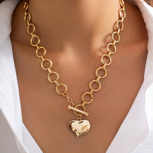 NOTABLE HAMMERED HEART FRONT TOGGLE NECKLACE