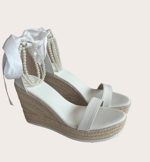 Pearl Bow Wedges